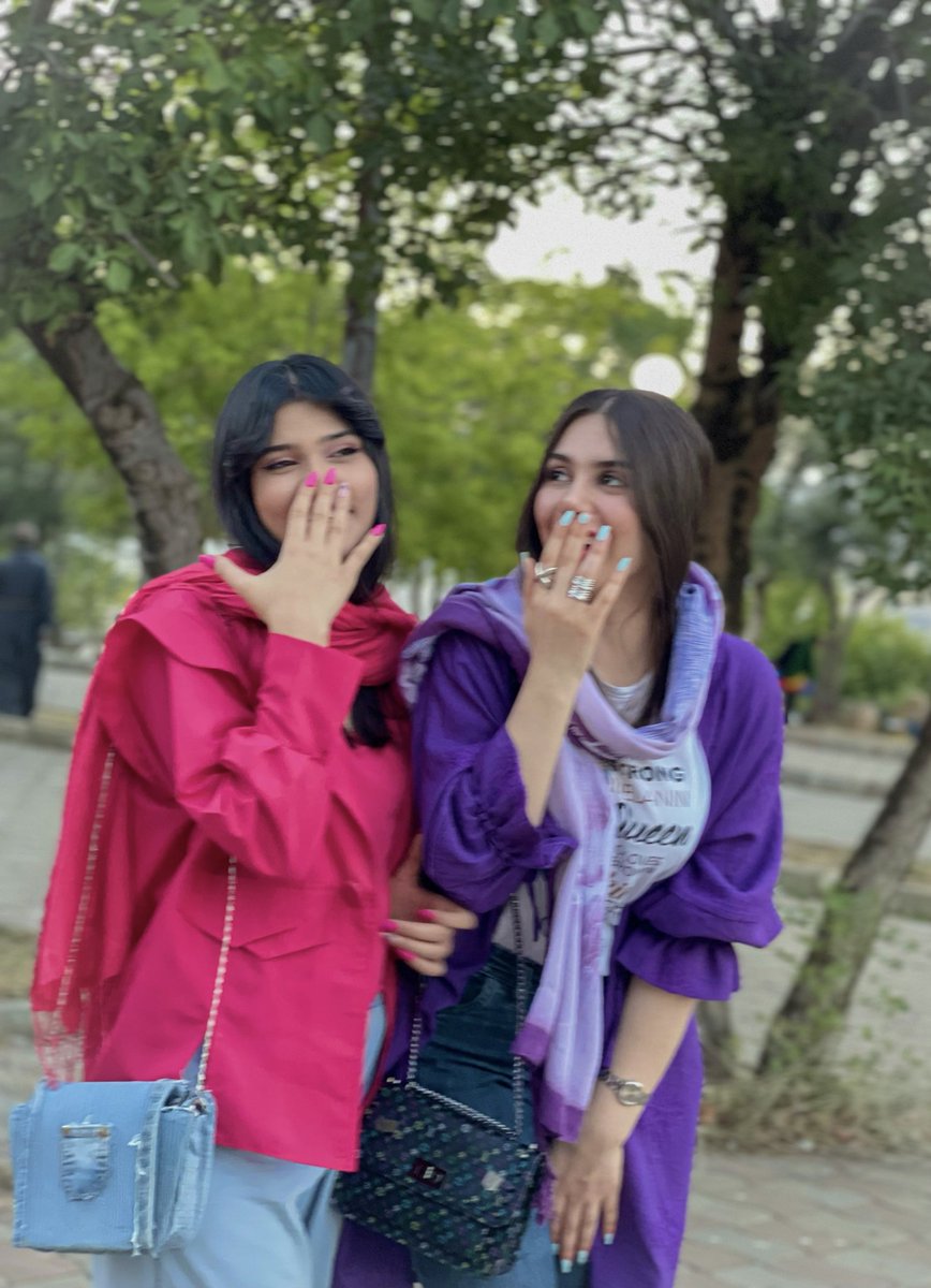 sarvin_am's tweet photo. یەکەم تویتم با لەگەڵ سەبا بێ:)))) https://t.co/bWClrPhGb5