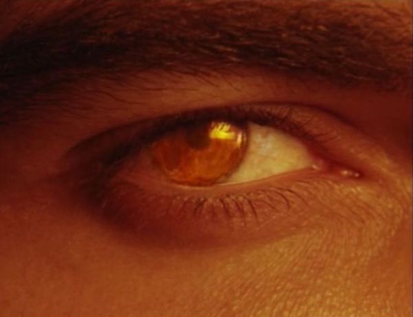 essa era é pra nós mulheres fãs de olhos vermelhos