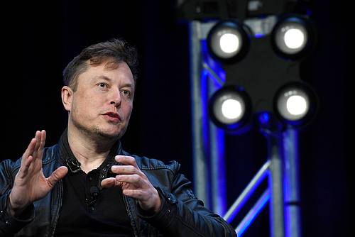 Elon Musks Firma Neuralink, die das Gehirn mithilfe von Implantaten mit einem Computer verbinden will, hat sich frisches Geld bei Investoren besorgt. buff.ly/3Yw2XLx