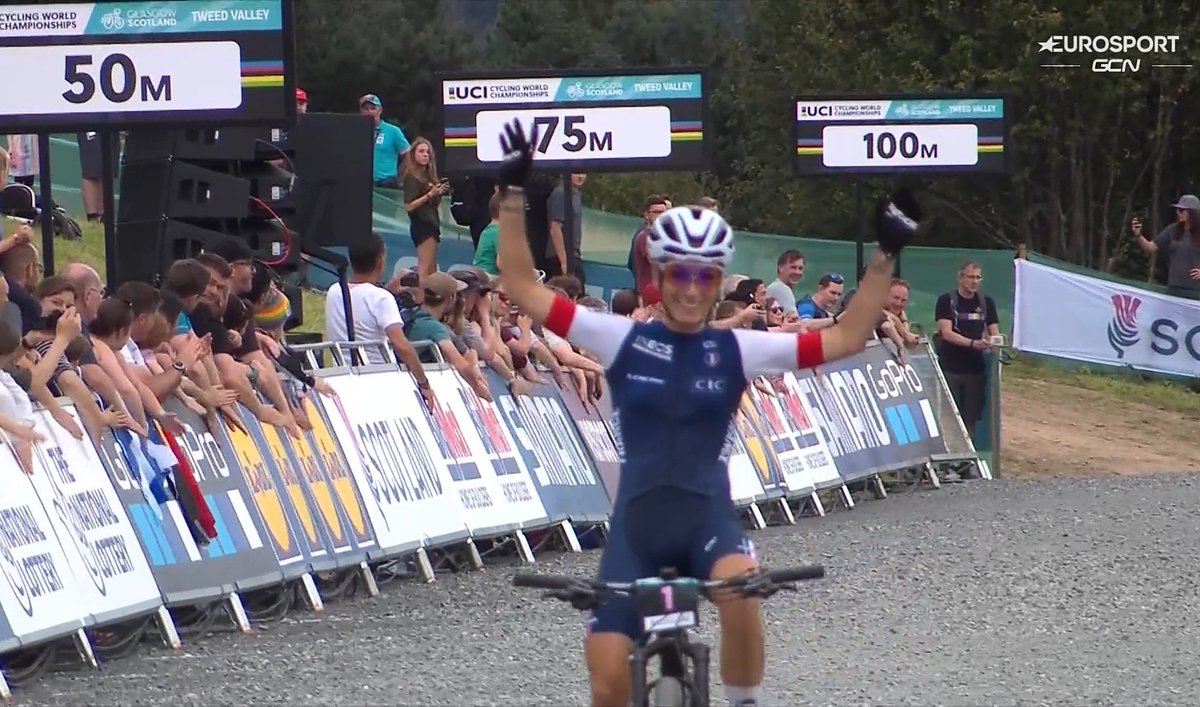 14e titre mondial pour Pauline Ferrand-Prevot (31 ans). Le CV :

- route (2014)
- cyclo-cross (2015)
- cross-country VTT (2015, 2019, 2020, 2022)
- short track VTT (2022, 2023)
- relais mixte VTT (2014, 2015, 2016)
- marathon VTT (2019, 2022)
- gravel (2022)

#GlasgowScotland2023