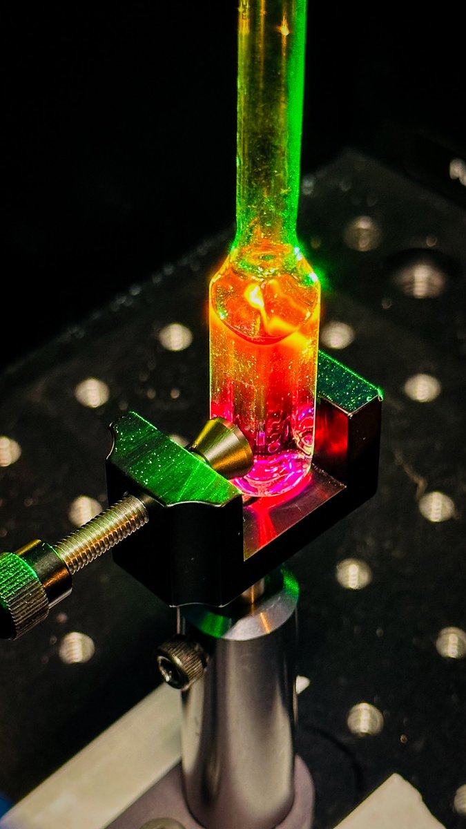 Thabassum2's tweet photo. The fun part of being in a laser lab.✨ https://t.co/j2amzMblAE
