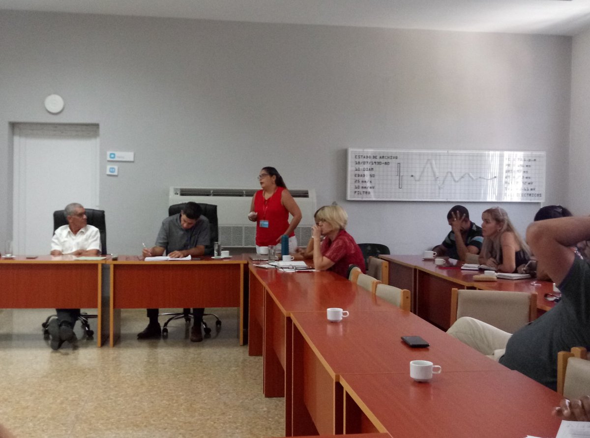 Visita de trabajo a <a href="/CIDEM_Cuba/">CIDEMCuba</a> de DrC. Santiago Dueñas Carrera, Director de Ciencia e Innovación de <a href="/BioCubaFarma/">BioCubaFarma</a>. Amplio intercambio con directivos y líderes de líneas de investigación para conocer estilo de trabajo y proyección científica <a href="/AlejandroSal2/">Alejandro Saúl</a> <a href="/EdMartDiaz/">Eduardo Martínez Díaz</a> <a href="/CarreraBcf/">Santiago Dueñas Carrera</a>