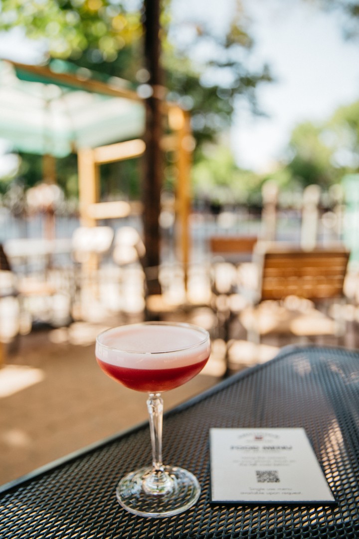 Ex_District_Wpg's tweet image. Calling all foodies 🍽️ 

Explore the Exchange with our Food + Drink Tours, which run until the end of August!

Snag your spot here: exchangedistrict.org/food-tours/ 
 
#ExploreMB #Winnipeg