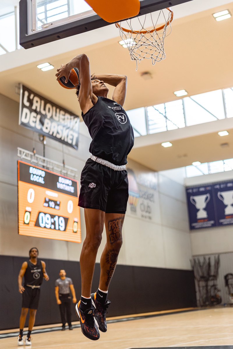 OSUMBB's tweet photo. On the next flight to STW ✈️ 

𝙏𝙃𝙄𝙎 𝙀𝙉𝙀𝙍𝙂𝙔

@IsaiahSaMiranda | #VamosATrabajar https://t.co/i9ofquGZ4D