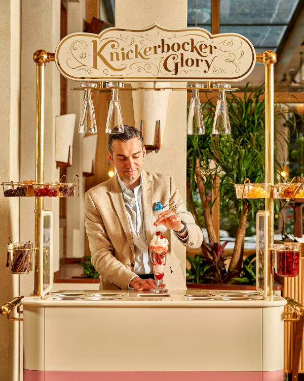 LondONtheinside's tweet photo. A beaut dining room AND a knickerbocker glory station? Dovetale is most defo a winner https://t.co/tqE03rqb7T https://t.co/LQoY10ZCBw