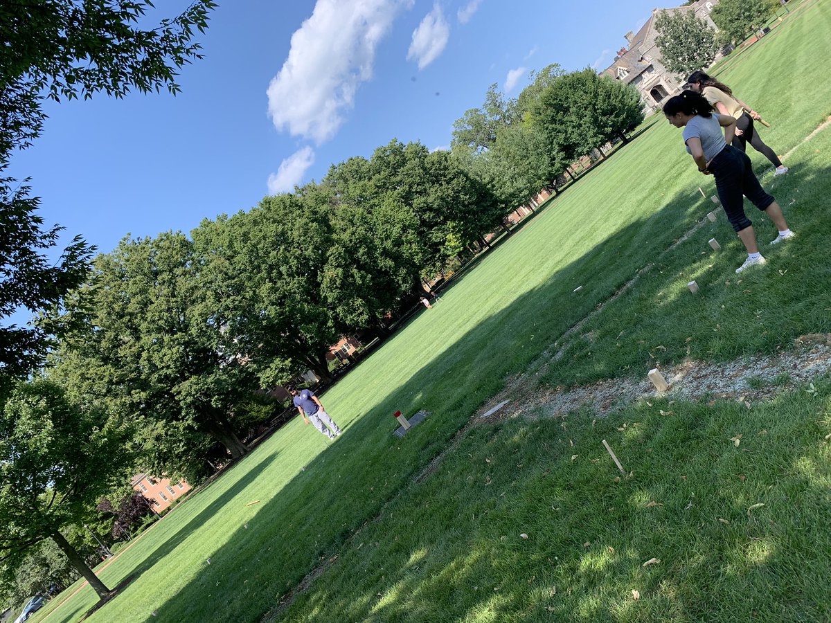 Wrapped up a productive summer of research with a great lunch and some yard games! 🎉🎉
