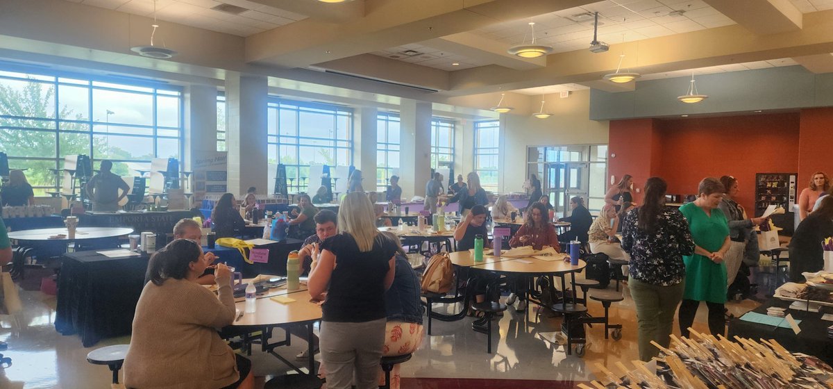 Enjoyed meeting all the new teachers during the Spring Hill Chamber's New Teacher Event. We gifted string bags and other goodies to the 62 new teachers in the district.