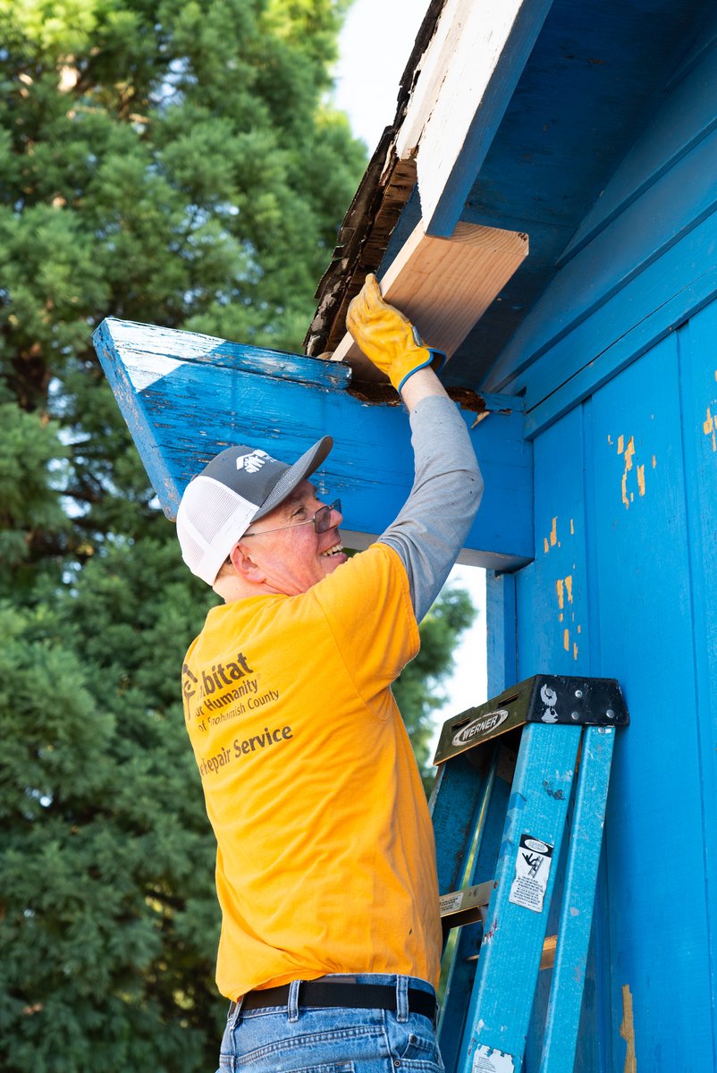 HabitatSnoCo's tweet photo. The HRS team was busy this week repairing a community member's home in Marysville. With extensive deterioration of the siding and gables, our volunteers were plenty busy. 

If you'd like to volunteer with Habitat Snohomish, click the link below.
https://t.co/WhmNKqLnmr https://t.co/DWgH9Q3XMA