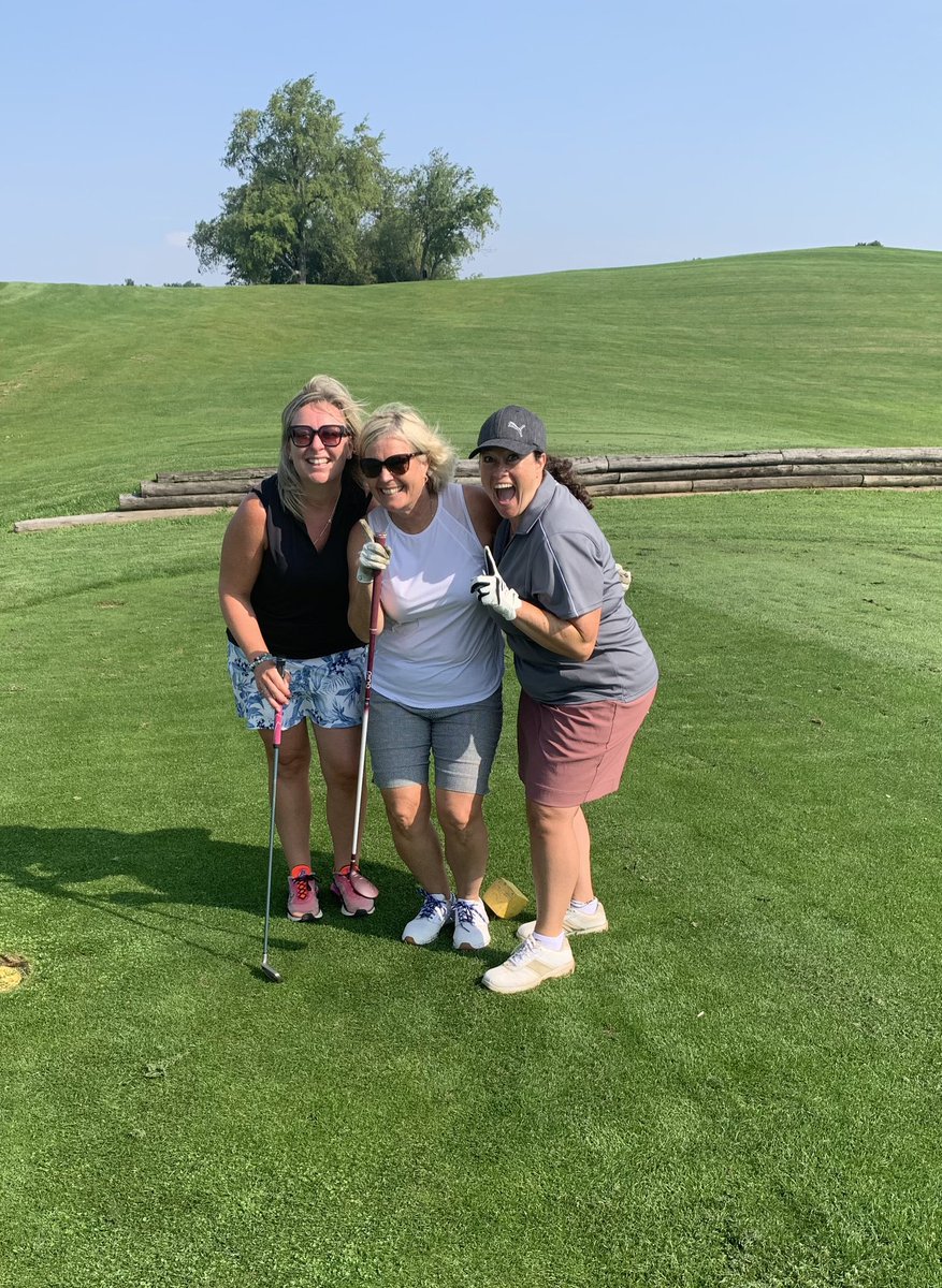 SherriShep's tweet photo. Exciting morning at Oak Gables golf course! Sue got a hole-in-one!  ⛳️#nineonthepine  #holeinone https://t.co/n8n4eJFTF9