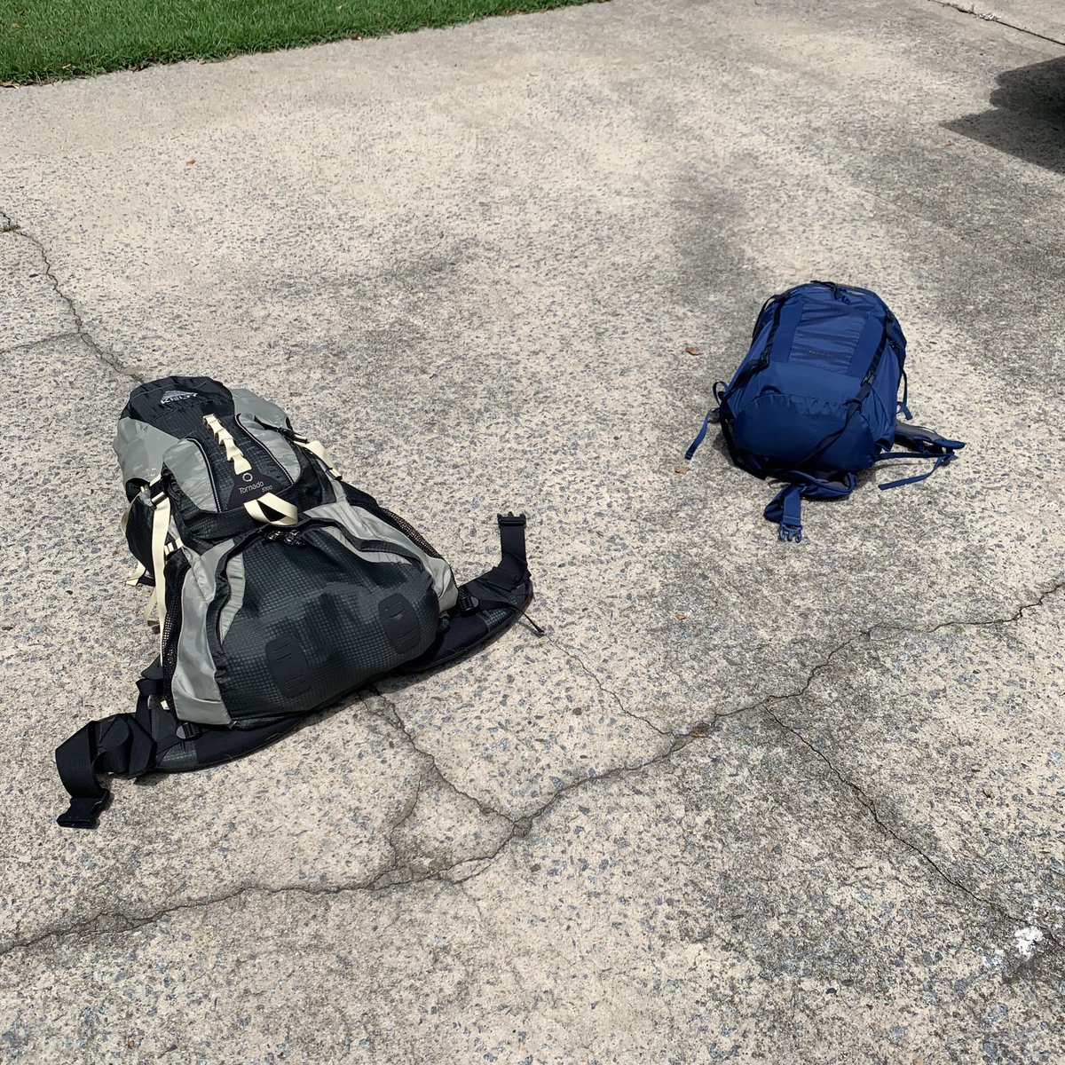 CampingandStuff's tweet photo. Important lessons learned is preparing gear for the hike. Had heard about @sawyerproducts #permethrin but had not used it. I wish I had tried it earlier. Stuff is amazing. 

Use link in my bio to find it online. 

#beginnerhiking
#appalachiantrail 
🪲#bugfree 
🏕️#camping https://t.co/BbhhGRd8I7