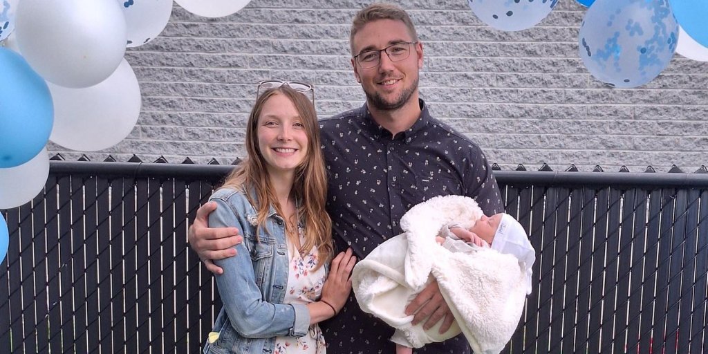 noovo_ca's tweet photo. Félicitations à Andréanne et Joé de L'amour est dans le pré pour le parfait petit bébé! 💙👶
Tous les détails ici: https://t.co/6hvWEUJJQG
#adlpre #noovo https://t.co/gzbLsf2Ita
