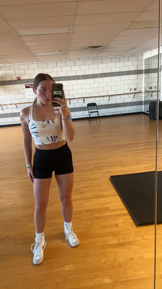 maebbgg's tweet photo. new twitterrr 🤩🤩 link’s in my bio baby
•
#onlyfans #onlyfansgirl #gymgirl #bootyworkout #fitgirl #collegegirl #onlyfanslink #freeonlyfans #lingerie #croptop #bootyshorts #tattooedgirl https://t.co/WQZ61tkyQI