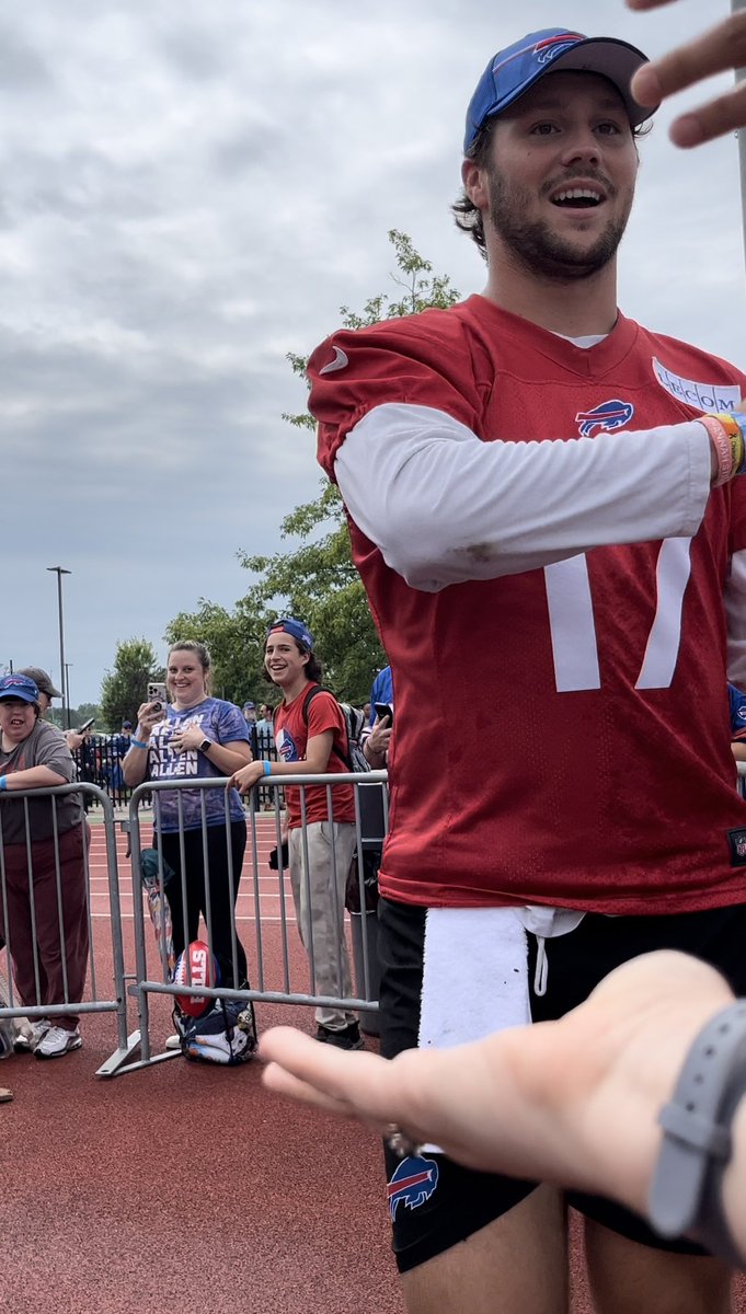 KASully16 tweet media