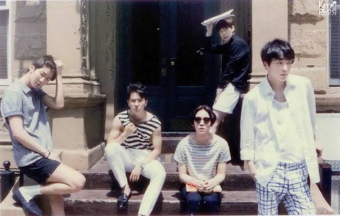 kchartsmaster's tweet photo. 9 years ago today, WINNER released their debut album “2014 S/S” with title track “Empty”. https://t.co/PMSrS0H1u3