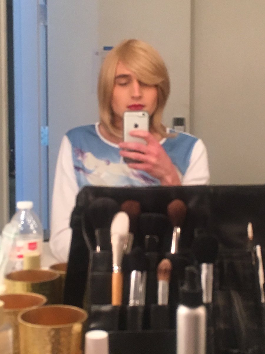 andrew lowe tweet media