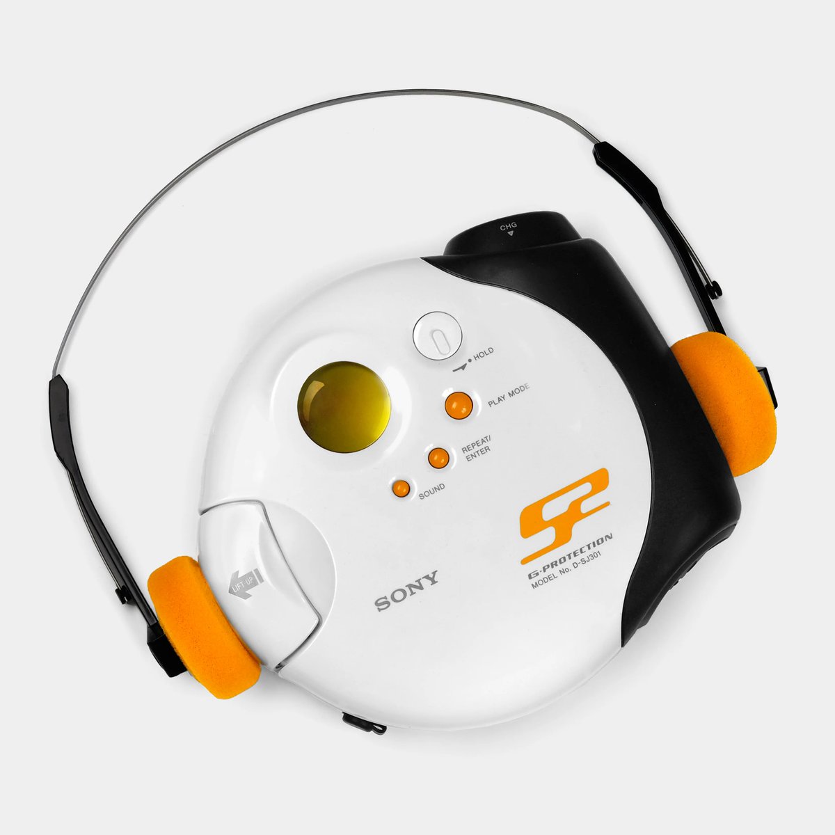 designdocument's tweet photo. Vintage Sony S2 Sports Walkman Portable CD (1990s) https://t.co/1K6iT9LjL4