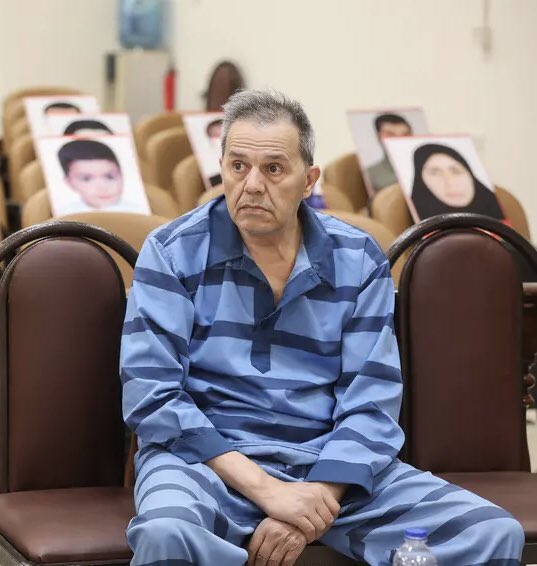 SteveL_99's tweet photo. As #JamshidSharmahd sits in prison, the #Biden Administration engages in hostage diplacy to free Trita Parsi’s old pal: Siamak Namazi

Democrats = Terrorist Appeasors 

But, what did we expect from #RobMalley &amp; Co? 

—

#Vote_Biden_Out 
#Vote_Republican 

… or don’t complain! https://t.co/sEvZS67FAJ