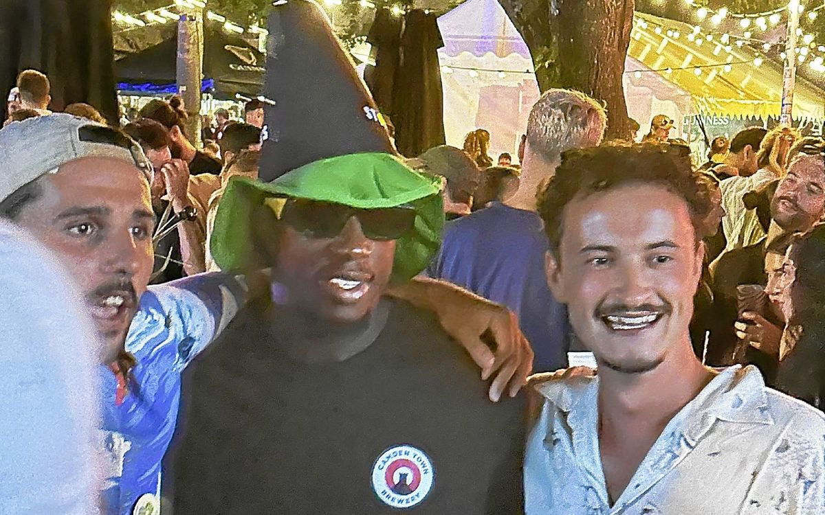 Footballogue's tweet image. Certains joueurs du FC Lorient, dont Benjamin Mendy, ont été aperçus au Festival Interceltique de Lorient. 🙌

(@LeTelegramme)