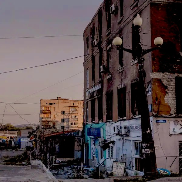 WorldNewsFlare's tweet photo. Landmark Evacuation Decision from Ukraine!

➖ Russian Attacks Intensify in Kharkiv Region.

➖ Ukraine Commences Evacuation of 11,000 People from Villages and Towns on the Northeastern Frontline. 🇺🇦🔴 

#UkraineCrisis #Eurocentric #lesbian #Snoopy #woody https://t.co/7ejPRCD7jz