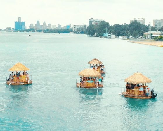 Detroitisit's tweet photo. 🌊 📷 Add a splash to your summer plans!
@DetRiverSports, @Det_CycleBoat, @detroitsegways, Infinity-Ovation Yacht Charters, @DetroitOutpost, Detroit Sails & @SailDiamondJack's River Tours of Detroit made #TheITList for most unique water activities in & around Detroit.
Read more:
https://t.co/FonY59ZndJ