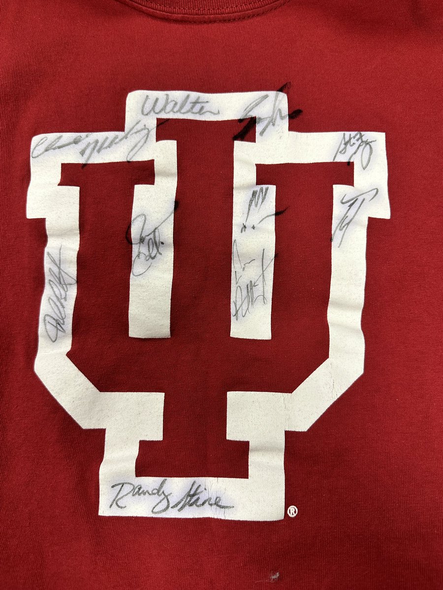 shireneb's tweet photo. Taking some old shirts and making them into a blanket including my Indiana University with signatures from @SNCmusic. Thanks @ProjectRepat https://t.co/2OvJqtrK3w