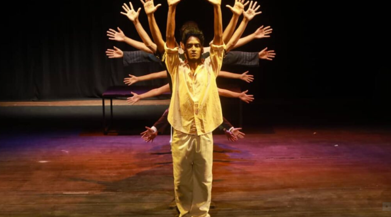 La obra “Alí Voz de Pueblo” se presenta en Caracas 

#VenezuelaRecuperóLoSuyo 

vtv.gob.ve/presentan-obra…