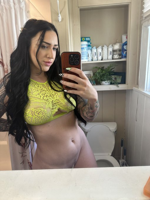Ready for some Netflix and chill 😏 https://t.co/8D1YbouBJm