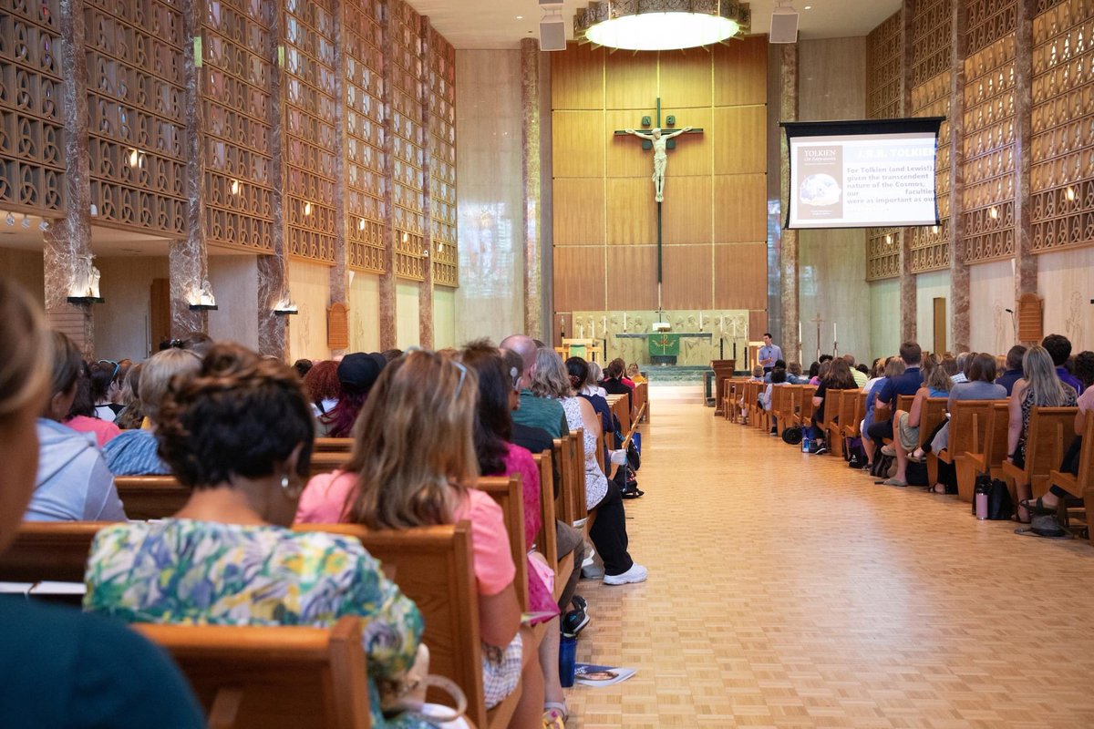 CUWisconsin's tweet photo. 520+ Lutheran teachers and administrators are at CUW today to learn from some of the best (in our humble opinion)! The CUWAA School of Ed is hosting an all-day professional development workshop specifically for schools that seek to keep Christ chief among kids’ education! https://t.co/Q7vjd2MdOt
