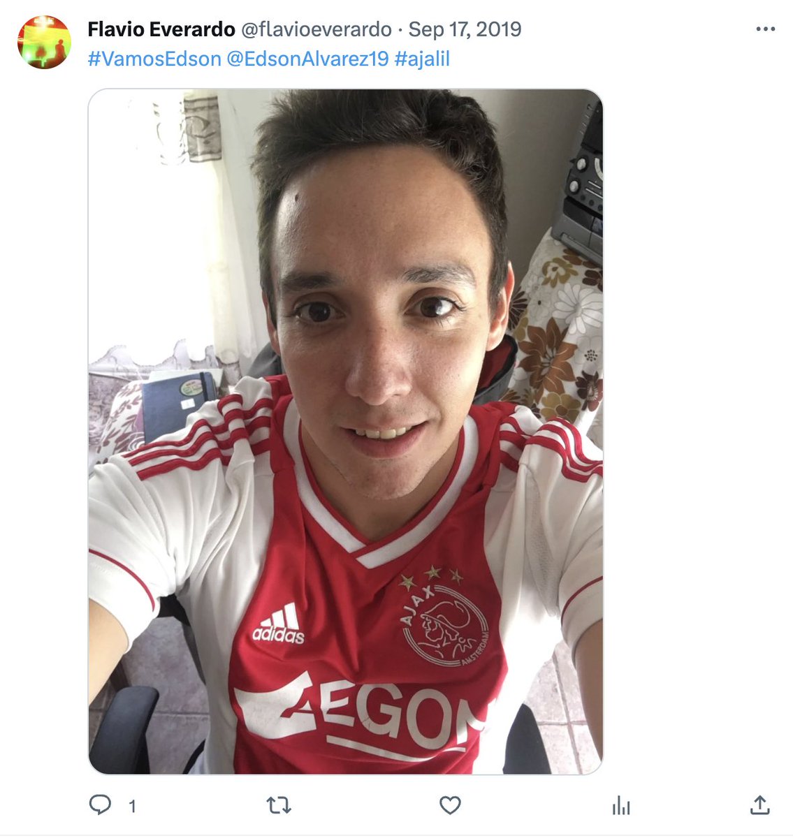 flavioeverardo's tweet photo. @AFCAjax @EdsonAlvarez19 @adidasfootball Gracias Edson! Lo diste todo, eso es ser @AFCAjax https://t.co/yTAaYJEKZP