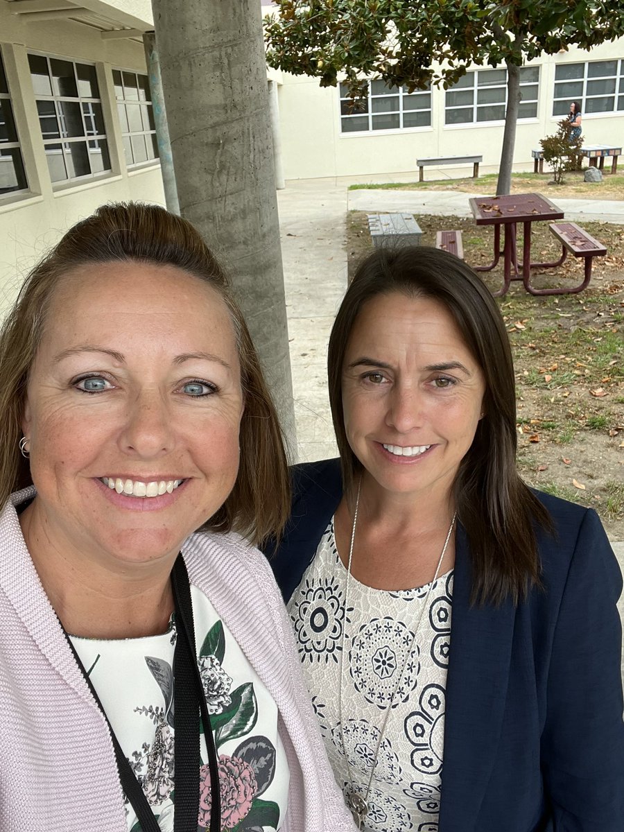 AlyssaNBonilla's tweet photo. Making the rounds on teachers first day back @VistaBlueprint @VUSDEEI #learnerportrait #joy #UDL https://t.co/QLoVkH3JLD