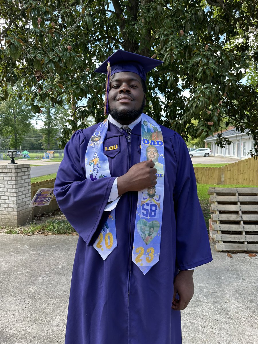 kardellt62's tweet image. All Praises, a couple attacks. But the strong stand. 🙌🏿 Stamped. May Elohim guide me on the next journey.  #lsugraduate #August11th