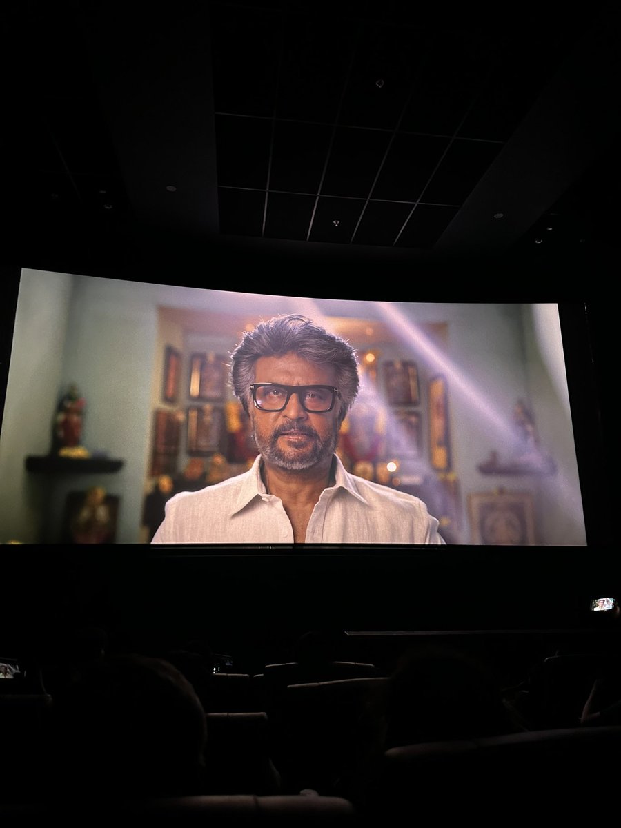 Nareshbg's tweet photo. #Jailer - thalaivar’s best in the last 10 years. Been a long wait after enthiran for such a treat! #Thalaivaralaparai https://t.co/VdibebcCyH