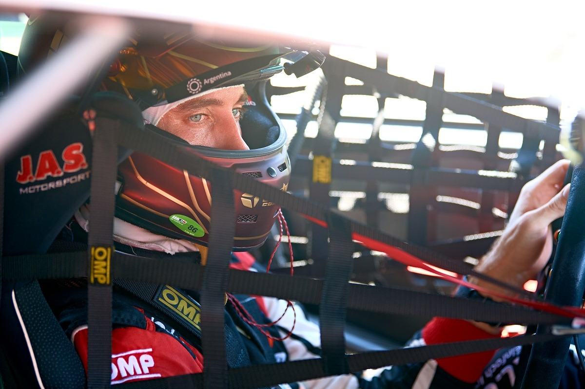CarburandoTV's tweet photo. ¡Nuevo equipo se suma al @tcrsouthamerica!

🆕 El @brattonteam debuta en la categoría y tendrá como piloto a @eguerrieriok a bordo del Toyota Corolla.

La primera puesta en pista del auto será en el circuito uruguayo de Mercedes, unos días antes de su debut oficial en El Pinar. https://t.co/YnIYKBG9Ry