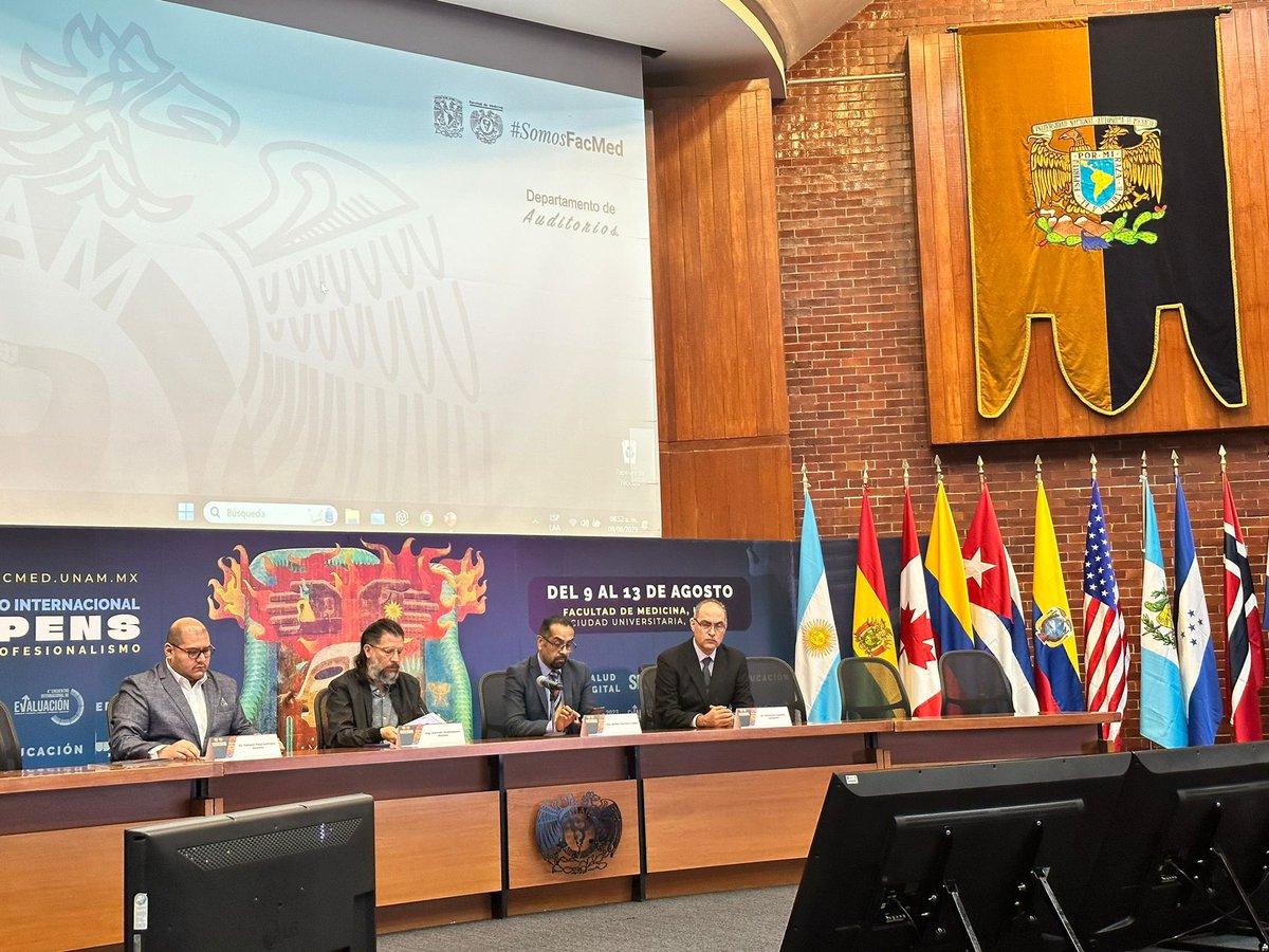 Participación en la “Mesa redonda: Prospectiva de la Inteligencia Artificial en Ciencias de la Salud”. En el congreso #EPPENS #UNAM Muy enriquecedora la experiencia. <a href="/AdrianPachecolo/">Adrian Pacheco Lopez</a> <a href="/alejito_df/">Alejandro Alayola</a> <a href="/GermFY/">German Dominguez</a>