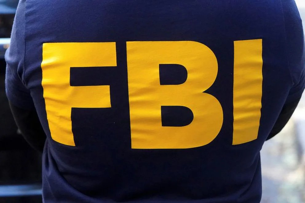 _NOALCOMUNISMO's tweet photo. MUY BIEN . . . MUY BIEN . . . VIVA ECUADOR . . . VIVA EL FBI . . . VIVA USA ! ! 
AHORA SE SABRÁ TODA LA VERDAD . . . GRACIAS PRESIDENTE GUILLERMO LASSO  ! ! ! 
El presidente Lasso solicitó el apoyo al FBI para la investigación del asesinato de Fernando Villavicencio
El político y periodista era uno de los ocho candidatos a la presidencia que concurrían a las elecciones generales extraordinarias previstas para el próximo día 20 en las que se elegirá al sucesor del mandatarios ecuatoriano