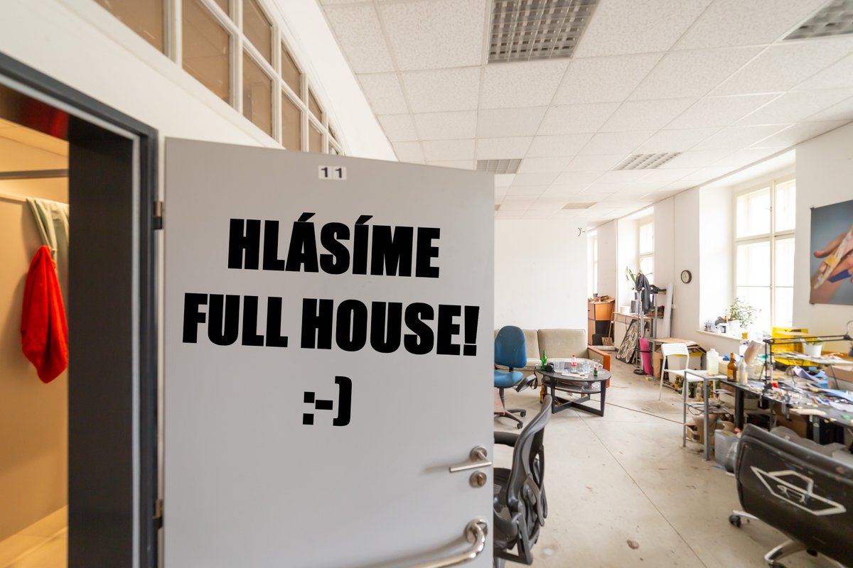 KrenInku's tweet photo. S radostí oznamujeme plný stav #fullhouse našeho ateliéru 🥳 a moc děkujeme všem desítkám zájemců o zaslané poptávky rezidence 🙌 V nejbližších dnech vás seznámíme s našimi novými tvářemi, které tímto vítáme na palubě a přejeme šťastnou plavbu 🚣 na vlnách našeho inkubátoru! 😁 https://t.co/1QQoSY4QzW