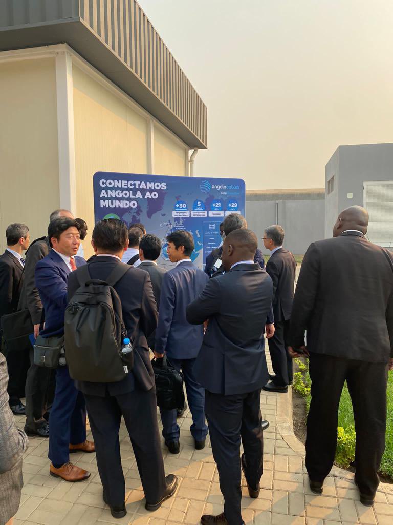 angola_cables's tweet photo. Tivemos ontem, a honra de receber a visita dos representantes do Ministério da Economia e Planeamento🇦🇴, AIPEX Angola, e JETRO - Japan External Trade Organization nas instalações do nosso AngoNAP Data Center de Luanda.
#AIPEX #JetroJapanTrade #AngolaCables #DeepConnection https://t.co/c3EaibZvou