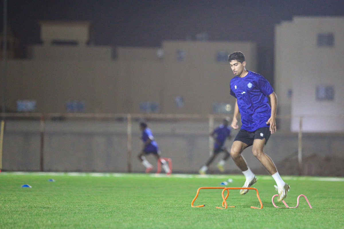 alkawkabfc's tweet photo. 📸 | صور تمرين اليوم الخميس ⚽️💙🤎

#الكوكب_فخر_الخرج https://t.co/XfFlqP4Dpe