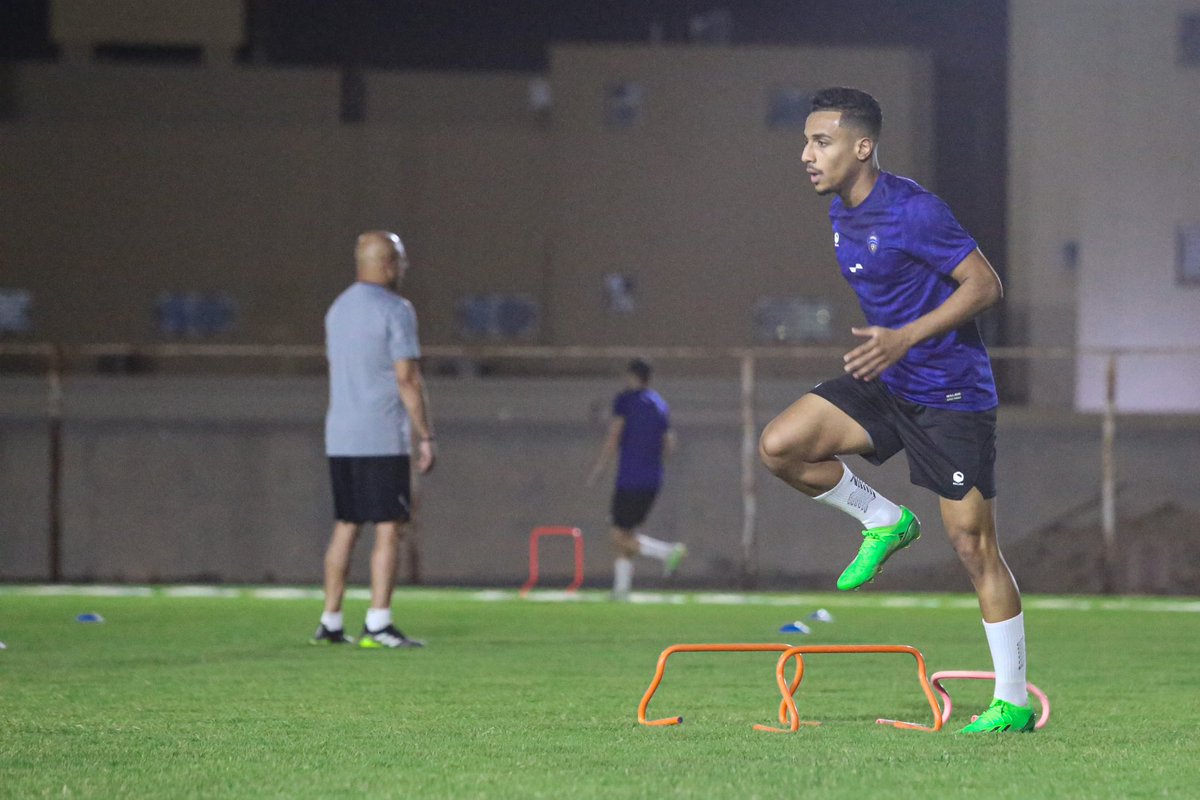 alkawkabfc's tweet photo. 📸 | صور تمرين اليوم الخميس ⚽️💙🤎

#الكوكب_فخر_الخرج https://t.co/XfFlqP4Dpe