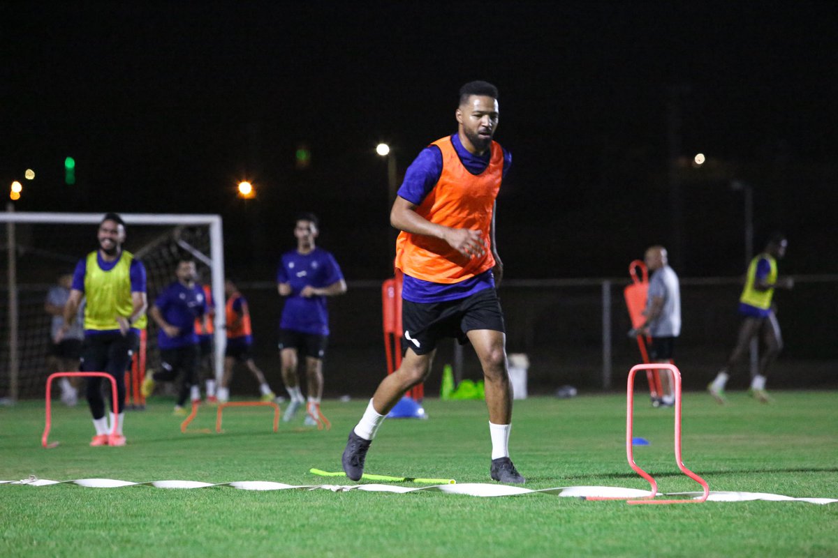 alkawkabfc's tweet photo. 📸 | صور تمرين اليوم الخميس ⚽️💙🤎

#الكوكب_فخر_الخرج https://t.co/XfFlqP4Dpe