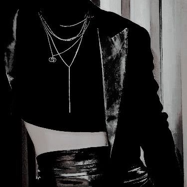 OFMISSINGPILLS's tweet photo. #spencerhivemindbday

I don’t get dressed up often, but happy birthday, spence. https://t.co/m9cJkUB1D0