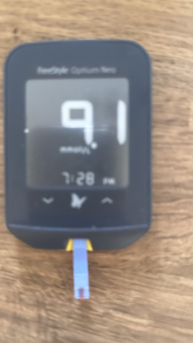 its DANNI DEE tweet media