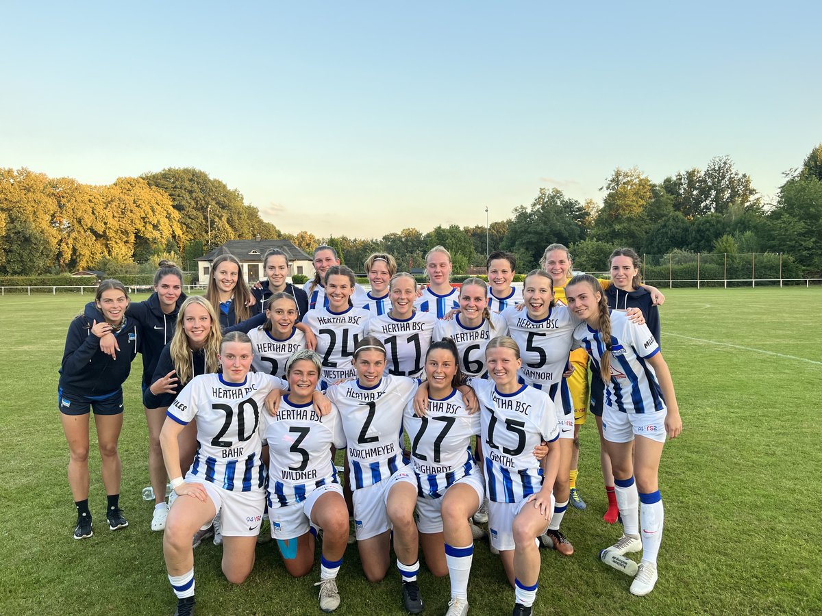 HerthaBSCFrauen's tweet photo. Die Leistung dieser Mädels war heute richtig stark! 👏💙

#BSCFCE #BSCFrauen #HaHoHe https://t.co/AQpiP4YNEp