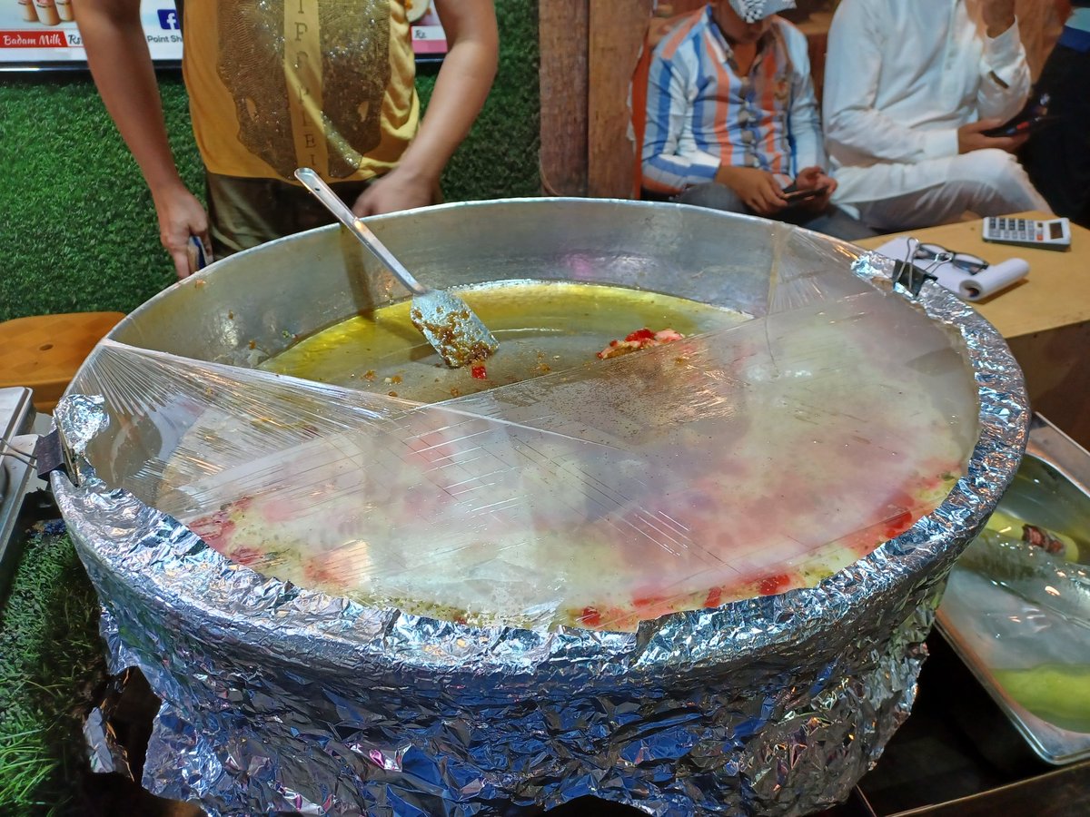 dhavalkulkarni's tweet photo. Shahi Tukda at Netaji Subhash road at Daryaganj in Old Delhi 

#Food #FoodTwitter #Delhi #Dilli6 https://t.co/PfE64nemOT