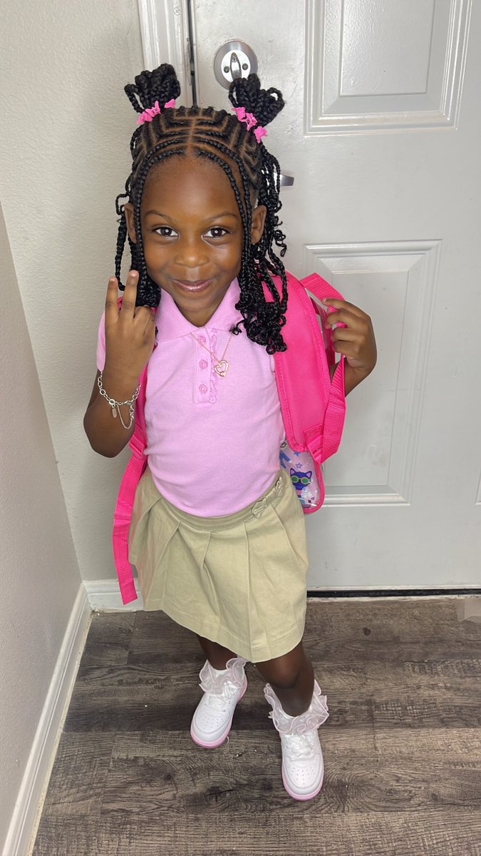 prettyassdenae1's tweet photo. My Riah first day of school 🥹📚✏️ #firstdayofprek🩷 https://t.co/R0WqEv7gj7