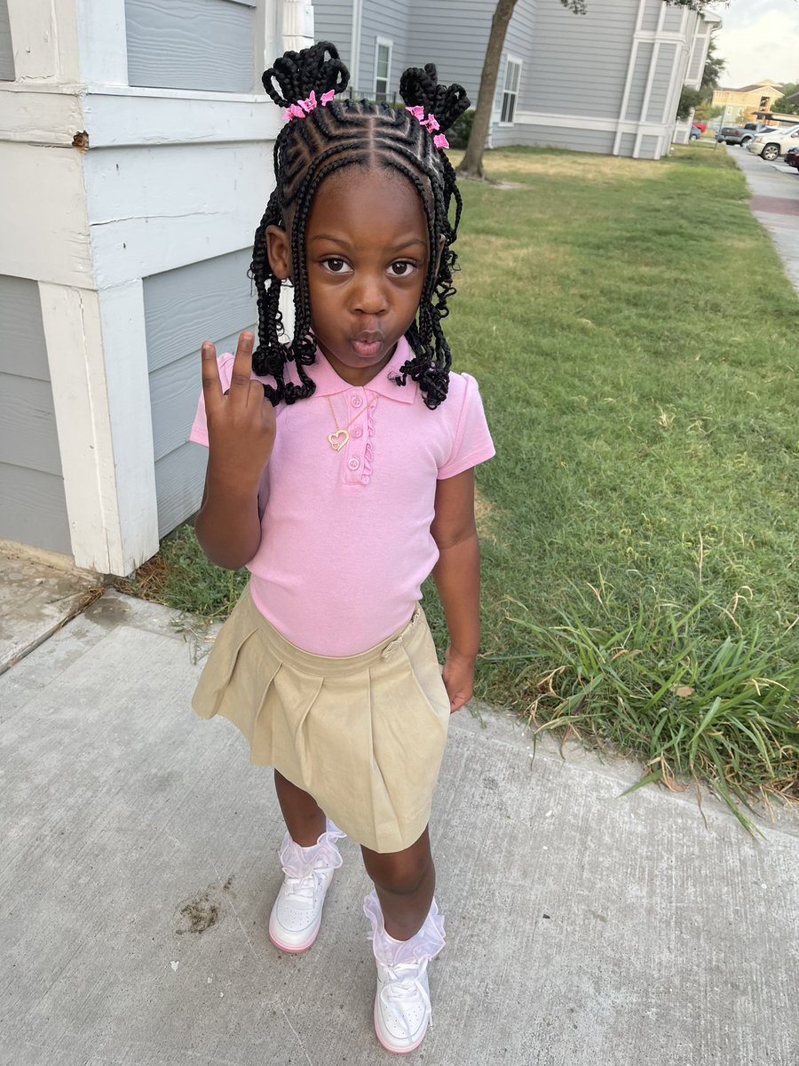 prettyassdenae1's tweet photo. My Riah first day of school 🥹📚✏️ #firstdayofprek🩷 https://t.co/R0WqEv7gj7