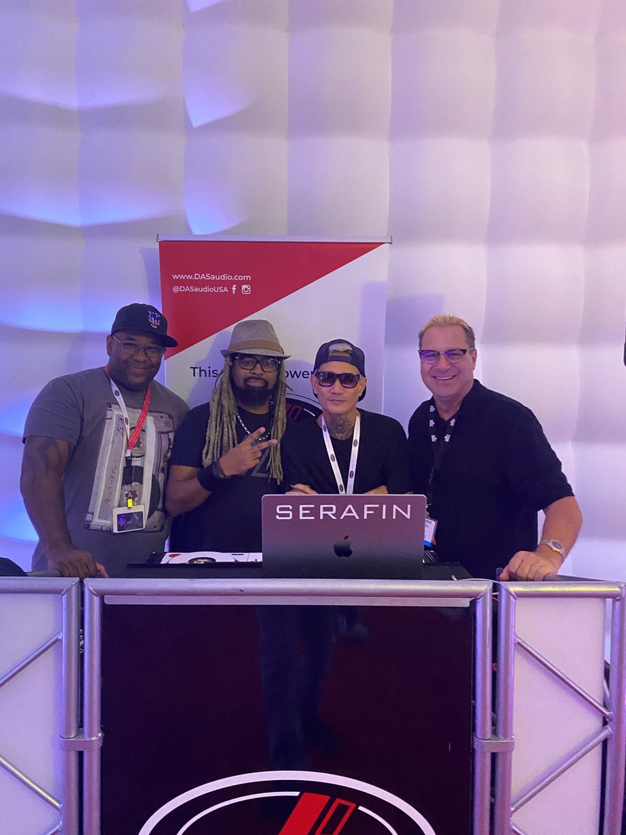 skmacdaddy's tweet photo. Sights from @DJXShowofficial 2023!
@DASAudioUSA
@CHAUVETDJ
@GatorCases
@ChuckLevins
@idjnow
#DJlife #DJEXPO2023 #dj #djs #mobiledj #djxshow #djx23 #djx2023 #callingalldjs #dasaudio #chauvetdj #gatorcases #IDJNOW #chucklevinswashingtonmusic https://t.co/V6W5WRPt2X