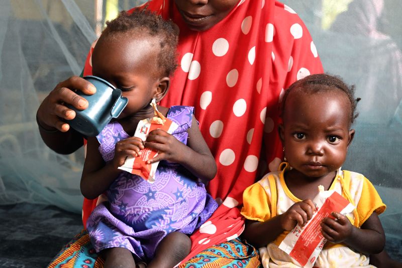 Eleanor Crook Foundation (@eleanorcrookfdn) on Twitter photo Imagine a world where wasting treatment can reach every vulnerable child in need. 💭
<a href="/CKompala/">Chytanya Kompala</a> and <a href="/DrJackClift/">Jack Clift</a> share their insights on the updated <a href="/WHO/">World Health Organization (WHO)</a> guidelines, explaining how they have the potential to make this vision a reality. ✔
Learn more: bit.ly/45igVn7 Imagine a world where wasting treatment can reach every vulnerable child in need. 💭
<a href="/CKompala/">Chytanya Kompala</a> and <a href="/DrJackClift/">Jack Clift</a> share their insights on the updated <a href="/WHO/">World Health Organization (WHO)</a> guidelines, explaining how they have the potential to make this vision a reality. ✔
Learn more: bit.ly/45igVn7