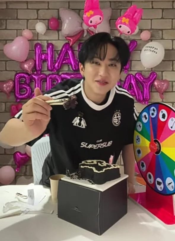 datelips's tweet photo. Happy birthday to the best rapper of the 4th generation!!! Eat well, enjoy a lot with the other members and have a good time Happy 24 years Binnie 🩷🎊

#줏대있게_창빈이_생일축하해
#ChangbinDayWithJutdae
#HappyChangbinDay
#StrayKids #창빈 https://t.co/hDR7GeHvnm