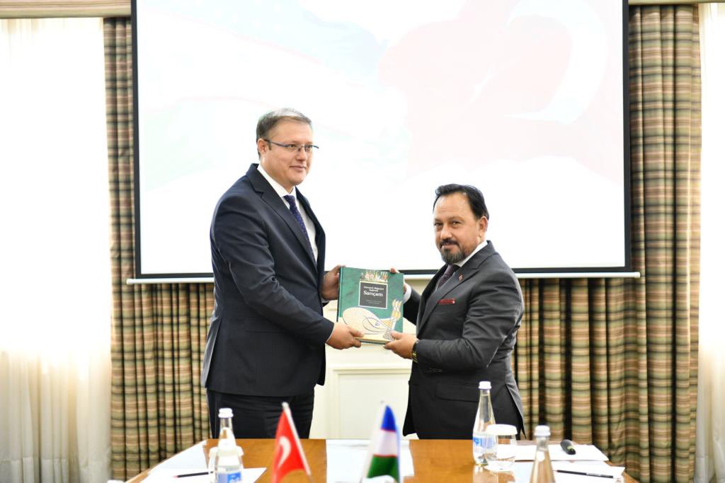 ilkermedeni's tweet photo. Özbekistan Vatandaşlar Cemiyeti Kurumunu Sarıçam Belediye Başkanı Sayın Bilal ULUDAĞ bey ve ekibi ile birlikte ziyaret ettik.
Nazik kabulleri için teşekkür ederim 🇹🇷🇺🇿 https://t.co/9koyRYoSgj